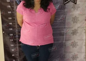 Detienen a mujer acusada de robó en una tienda