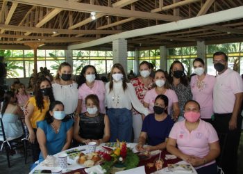 ROSY URBINA ASISTIÓ AL BRUNCH SOLIDARIO ORGANIZADO POR EL DIF TAPACHULA