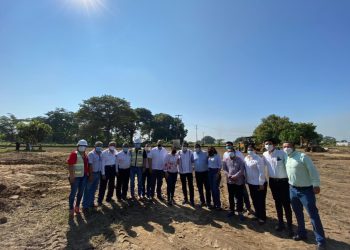 El Presidente Municipal Carlos Eduardo Salazar Gam; hizo entrega de los terrenos dónde se hará la construcción del Colegio de Bachilleres de Chiapas plantel 251, Huixtla