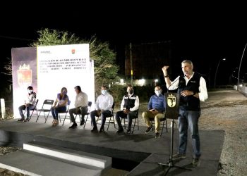 Rutilio Escandón inaugura alumbrado público en camino de acceso al Aeropuerto “Ángel Albino Corzo”
