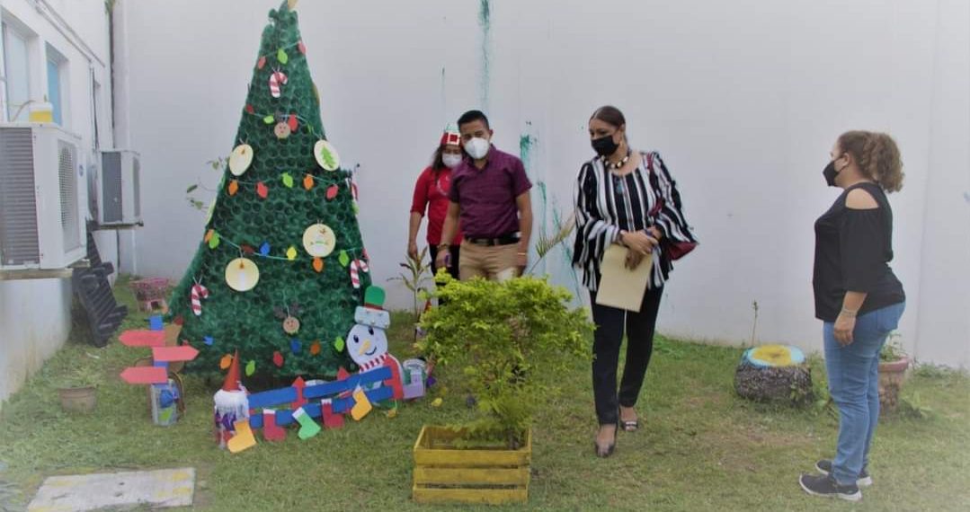 SDIF, REALIZA CONCURSO DE ÁRBOLES NAVIDEÑOS CON MATERIAL RECICLADO
