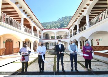 En SCLC, Rutilio Escandón inaugura 14 aulas, obras y equipamiento integral de la sede central de la Unich