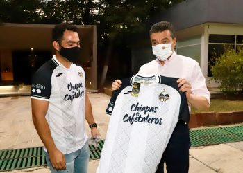 Asiste Rutilio Escandón a partido de vuelta entre Cafetaleros de Chiapas vs Inter Playa de Quintana Roo