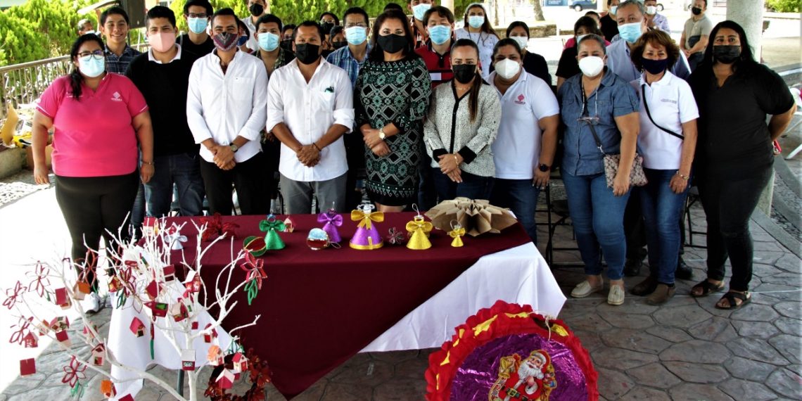 REALIZA EL AYUNTAMIENTO DE TAPACHULA TALLER DE RECICLADO NAVIDEÑO
