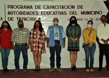 AYUNTAMIENTO DE TAPACHULA ENTREGA RECONOCIMIENTOS A PARTICIPANTES EN CURSO DE CAPACITACION