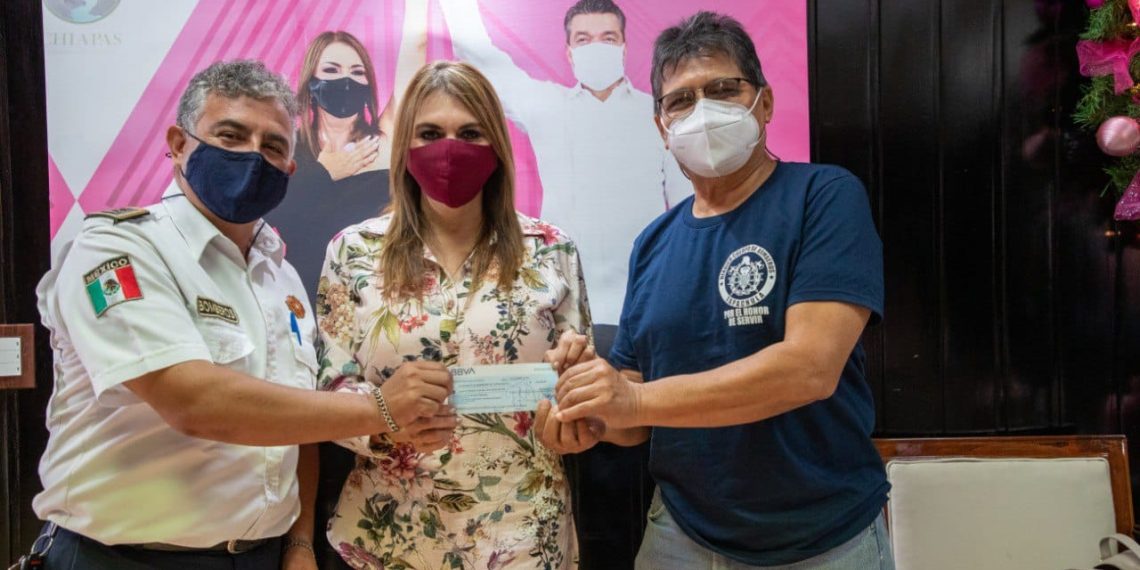 PRESIDENTA ROSY URBINA RATIFICA COMPROMISO CON LOS BOMBEROS Y CON LA SEGURIDAD