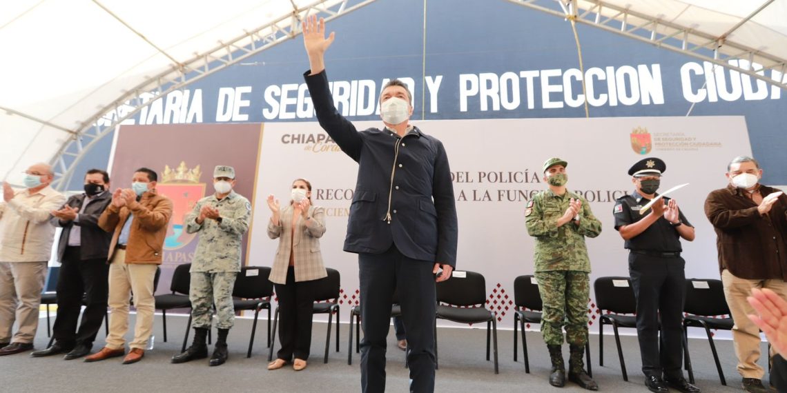 Encabeza Rutilio Escandón entrega de incentivos y reconocimientos a la función policial