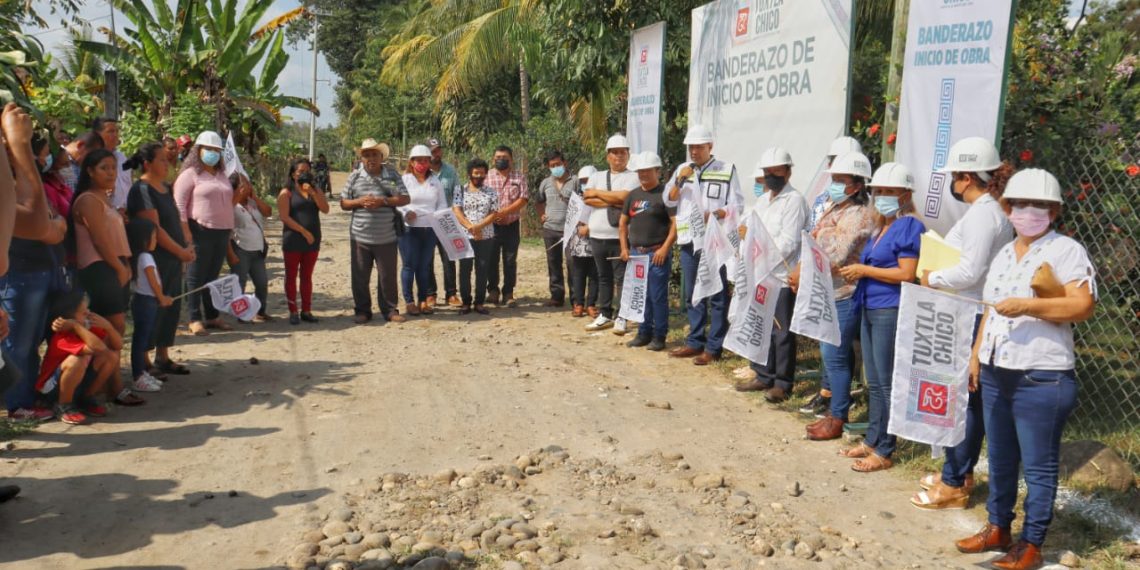 La 2da Sección de Medio Monte en las vías del Desarrollo. Julio Gamboa anuncia la construcción de calle con concreto