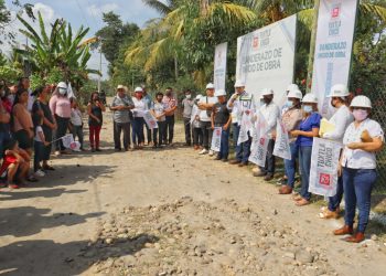 La 2da Sección de Medio Monte en las vías del Desarrollo. Julio Gamboa anuncia la construcción de calle con concreto