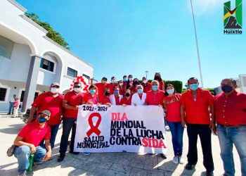 En el marco del “Día mundial de la lucha contra el VIH”, el H. Ayuntamiento que Preside el C.P. Carlos Eduardo Salazar Gam y la Mtra. Georgina Coutiño Verdugo.