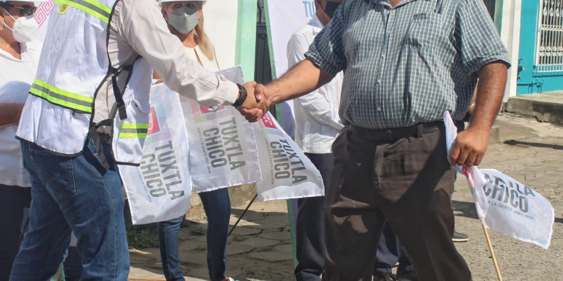 Llega el desarrollo al Barrio San Juan en Tuxtla Chico.