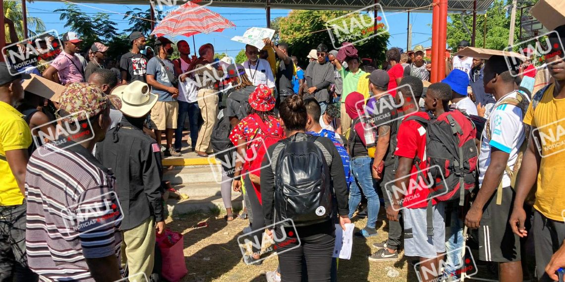 Más de 15 camiones del INAMI llega a Mapastepec para trasladar a los migrantes.