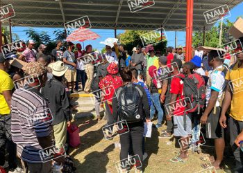 Más de 15 camiones del INAMI llega a Mapastepec para trasladar a los migrantes.