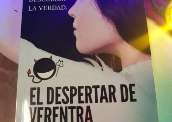 PRESENTA LIBRO JOVEN ESCRITORA HUIXTLECA.