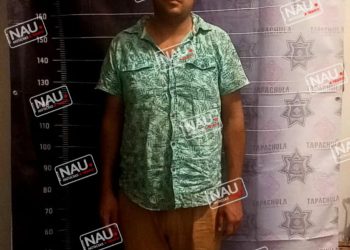 Detienen a dos personas acusados de robo.