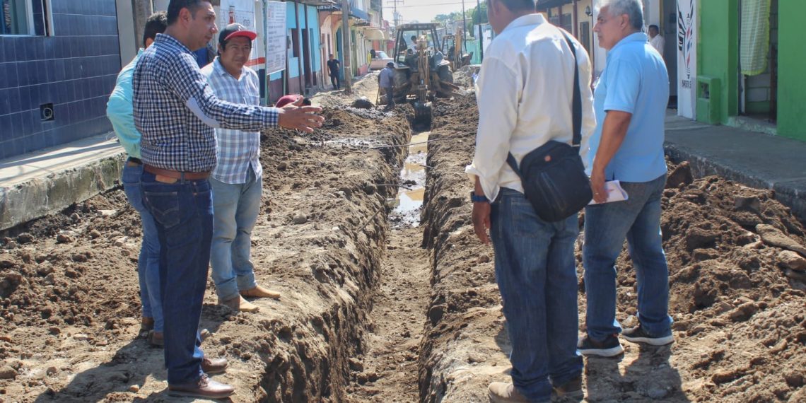 La supervisión constante de las obras, permite la transparencia en la aplicación de los recursos, además de constatar los avances de cada acción emprendida.