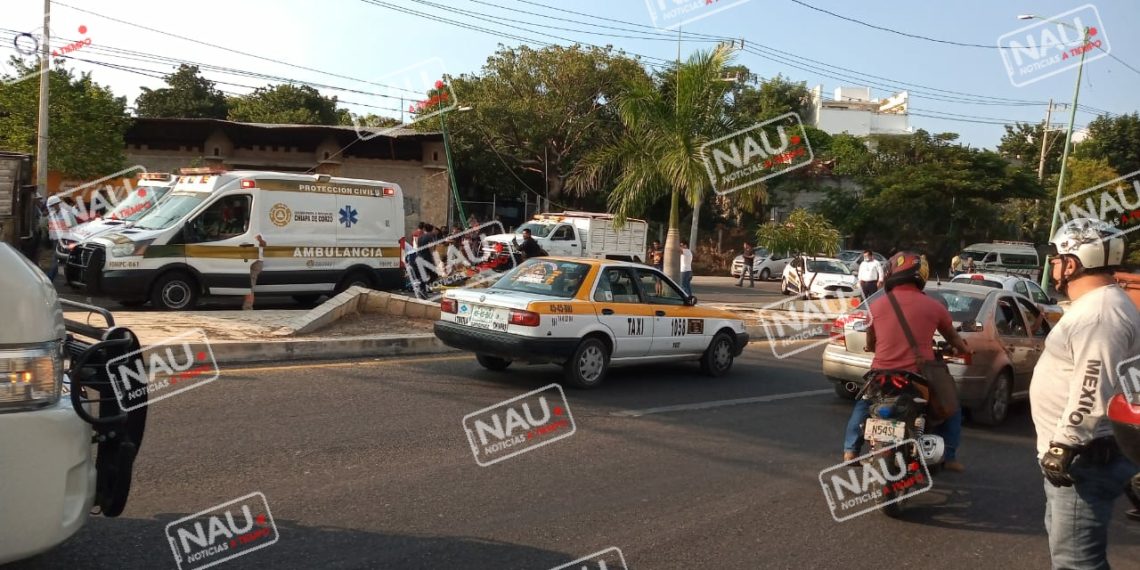 Vuelca tráiler donde viajaban alrededor de 200 migrantes en carretera Tuxtla Gutiérrez – Chiapa de Corzo.