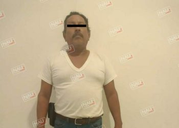 Detiene a una persona por conducir vehículo con reporte de robo.