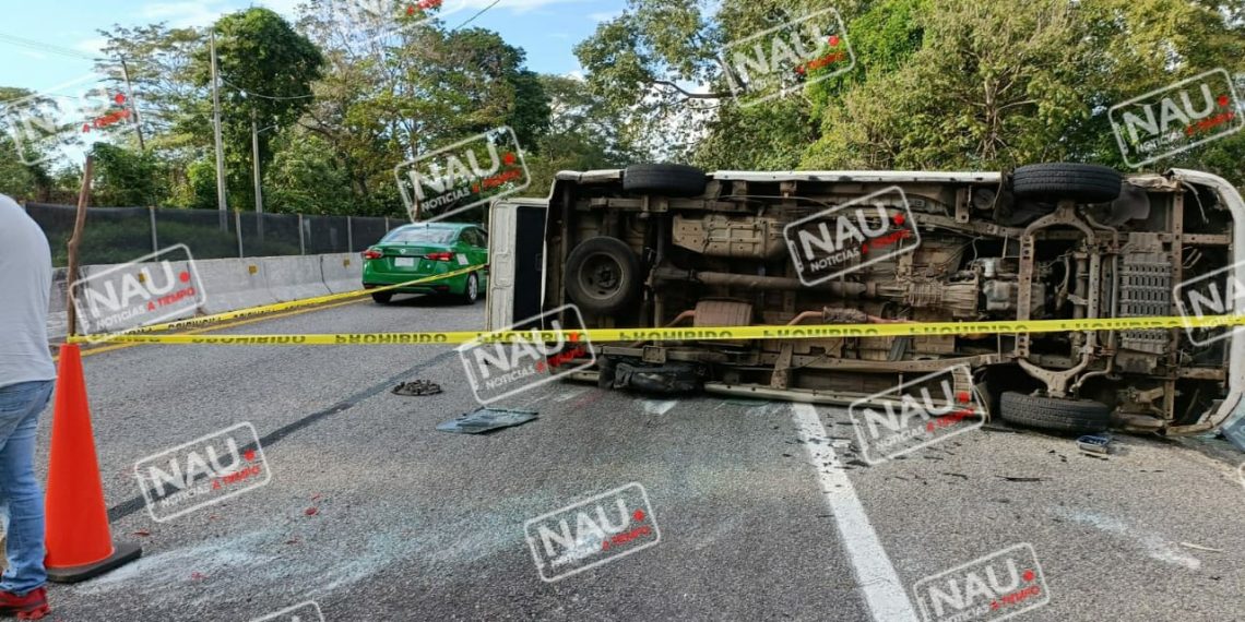 4 lesionados deja volcadura de una combi de pasaje de la ruta TAPACHULA – HUIXTLA.