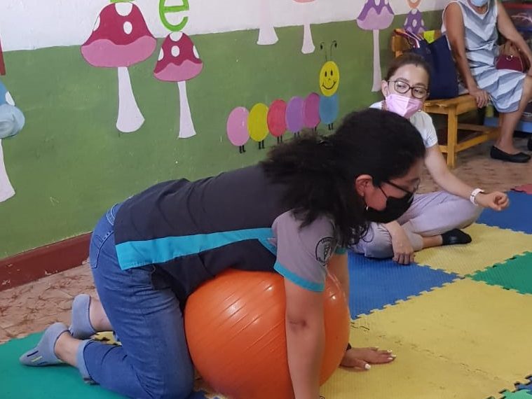 BENEFICIA SDIF TAPACHULA A MENORES CON TERAPIAS DE ESTIMULACIÓN TEMPRANA.