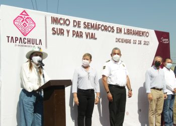 AYUNTAMIENTO DE TAPACHULA INSTALA SEMÁFOROS EN EL ENTRONQUE DEL LIBRAMIENTO SUR Y PAR VIAL