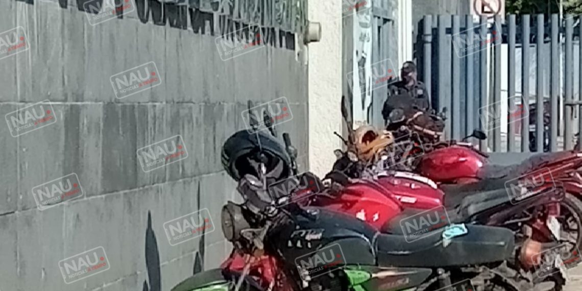 Roban motocicleta frente al guardia de SPM y PC de Tapachula