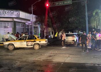 Semáforo descompuesto ocasiona accidente