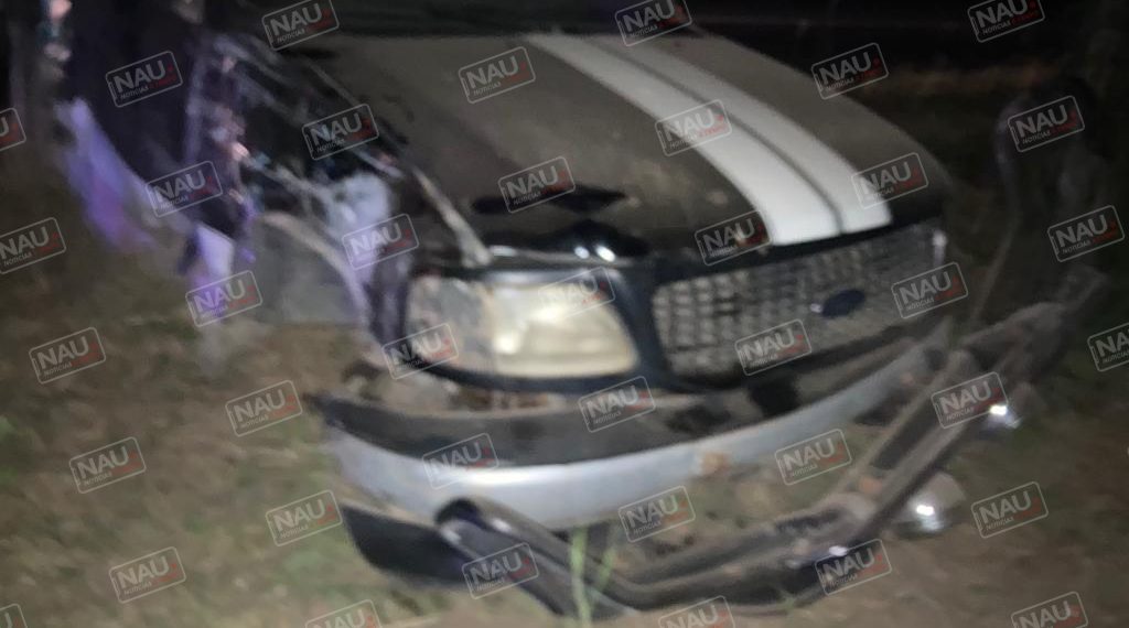 Ebrio conductor impacta a combi de pasaje