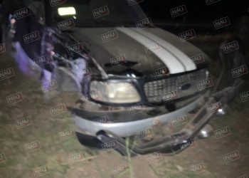 Ebrio conductor impacta a combi de pasaje