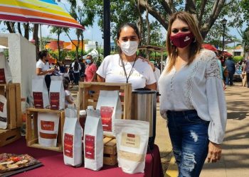 ROSY URBINA VISITA EL TIANGUIS A TU COLONIA EN PARQUE LOS LAURELES DE TAPACHULA