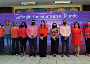 INAUGURA ROSY URBINA EXPOSICIÓN “SUFRAGIO FEMENINO EN EL MUNDO”
