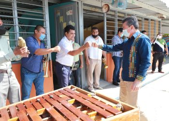En Tonalá, Rutilio Escandón inaugura obras en la Escuela Primaria “Unión y Progreso”
