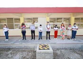 En Tapachula, Rutilio Escandón inaugura espacios educativos en la Secundaria “Juan de la Barrera”