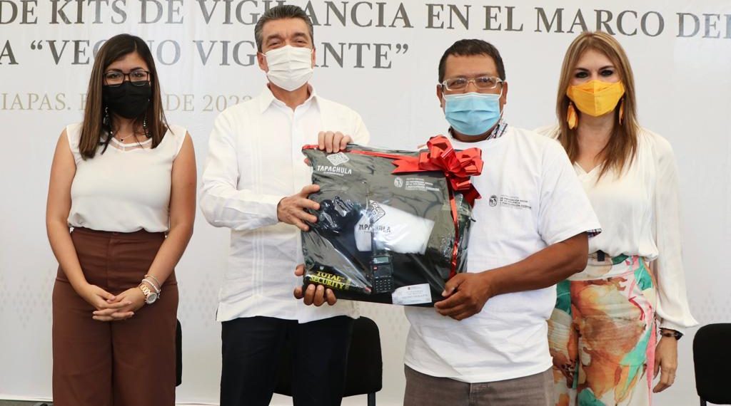 Fortalece Rutilio Escandón programa “Vecino Vigilante” en Tapachula, Tuxtla Chico y Tuzantán