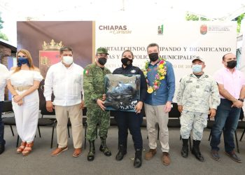 Junto a AMLO, sumamos esfuerzos y economías para dignificar a las y los policías de Chiapas: Rutilio Escandón