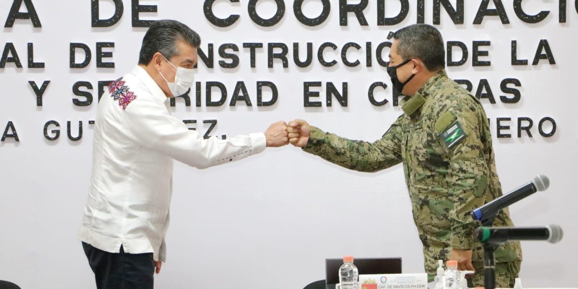 Llama Rutilio Escandón a protegerse de las bajas temperaturas y vacunarse contra el COVID-19