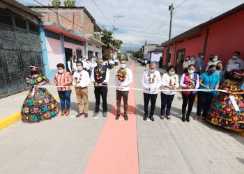 Rutilio Escandón inaugura pavimentación de calles en Acala