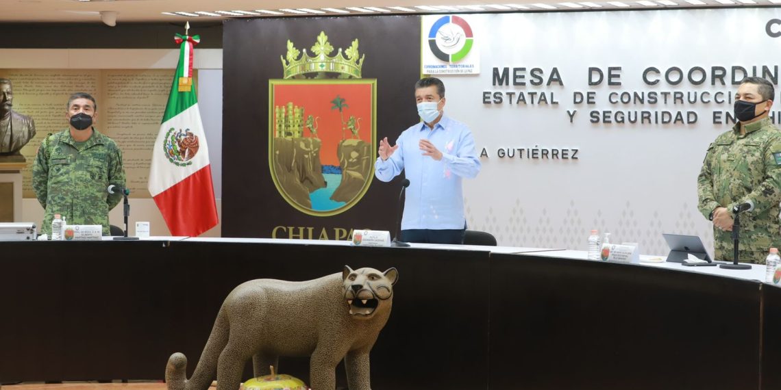 Llama Rutilio Escandón a vacunarse contra COVID-19 para proteger la salud y vida