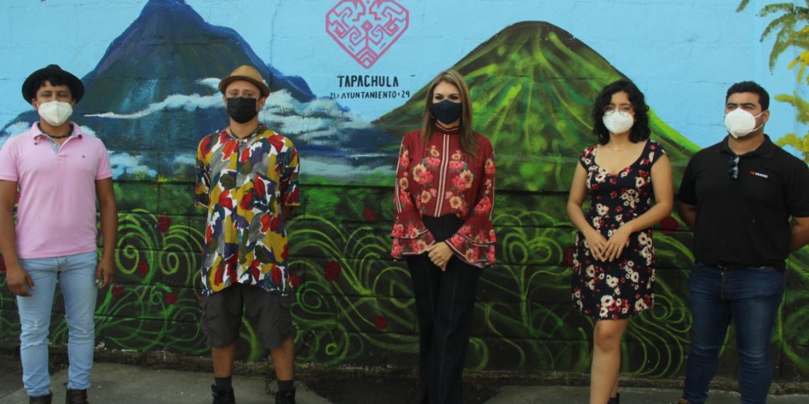 INAUGURA ROSY URBINA MURAL DEL INTERNADO NÚMERO 11 EN TAPACHULA