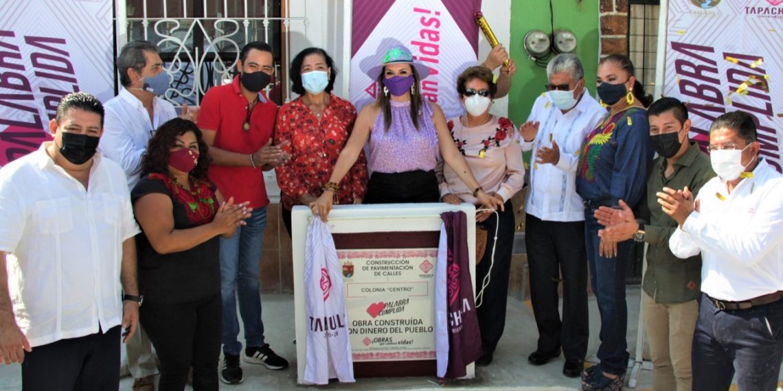 ROSY URBINA INAUGURA CALLES EN EL CENTRO DE TAPACHULA