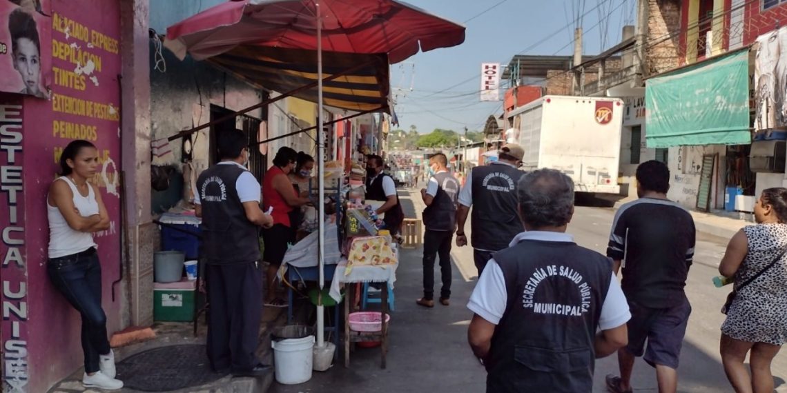 FOMENTAN CAMPAÑA DE USO DE CUBREBOCA EN COMERCIO INFORMAL DE TAPACHULA