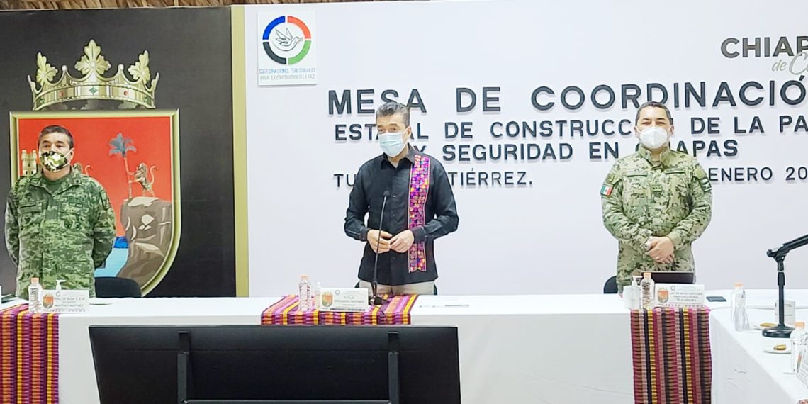 Reitera Rutilio Escandón llamado a vacunarse contra COVID-19 y evitar acudir a eventos masivos