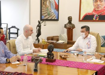 Rutilio Escandón se reúne con el secretario técnico del Gabinete de Presidencia de la República, Carlos Torres