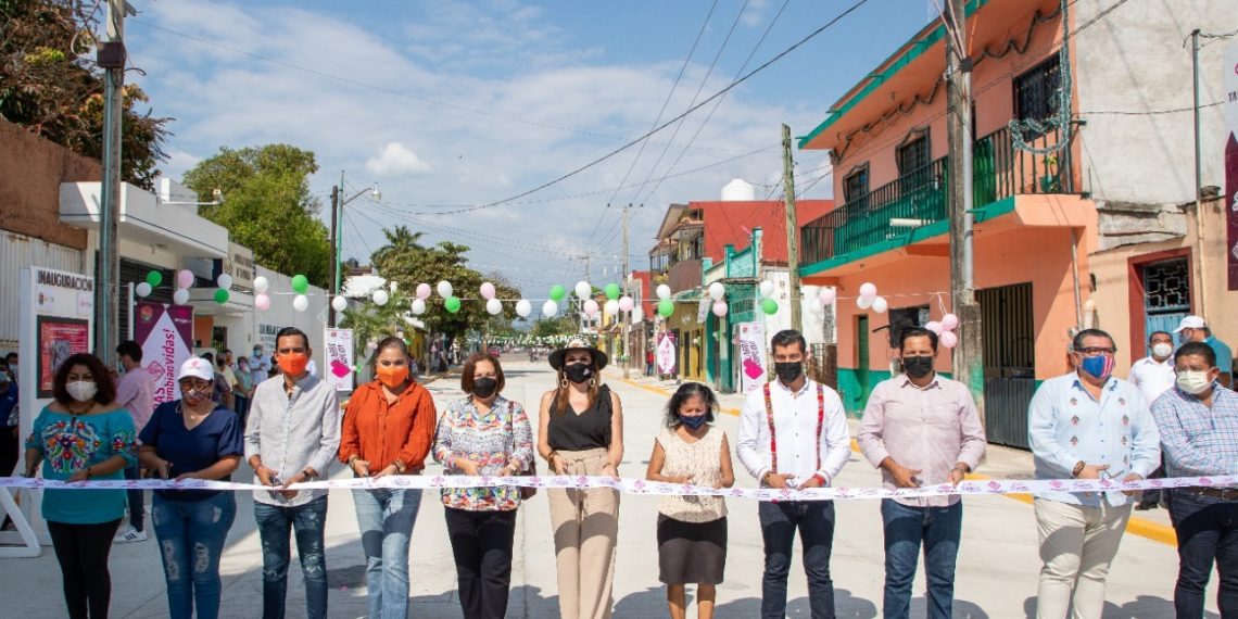 ROSY URBINA ENTREGA NUEVA OBRA EN LA COLONIA 5 DE FEBRERO
