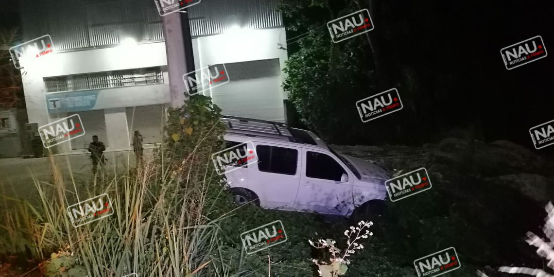 Terminó fuera de la carretera en el Libramiento Sur Oriente.