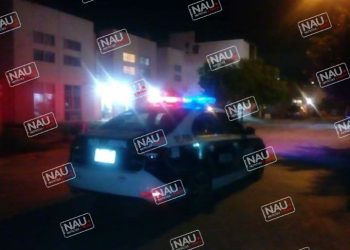 Una bala perdida que hizo blanco en su glúteo dejo lesionado a un hombre cuando descansaba en su casa.