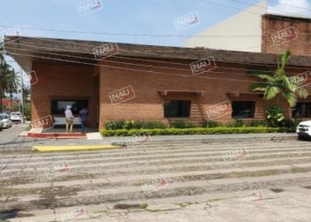 Le roban a alcalde de Cacahoatán 100 mil pesos y una laptop.