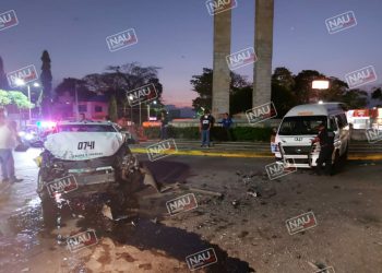 Aparatoso encontronazo deja tres lesionados.