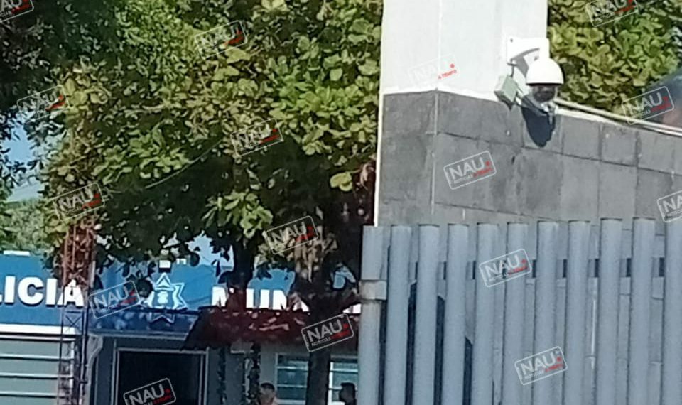 Aseguran tres elementos de la Policía Municipal.