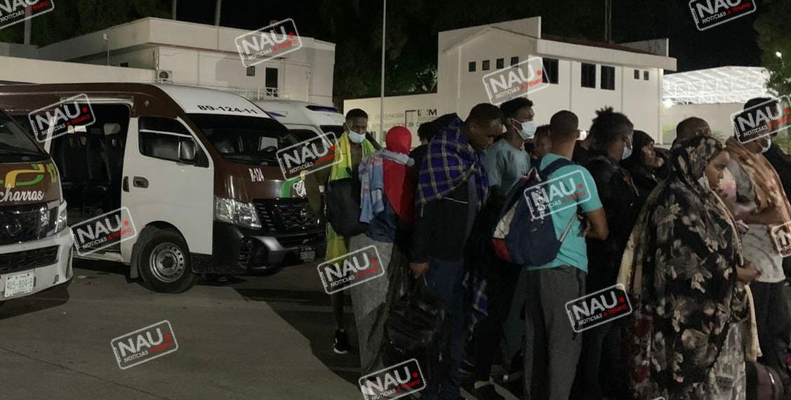 Rescata INM y GN a 84 migrantes abandonados en 6 vehículos.